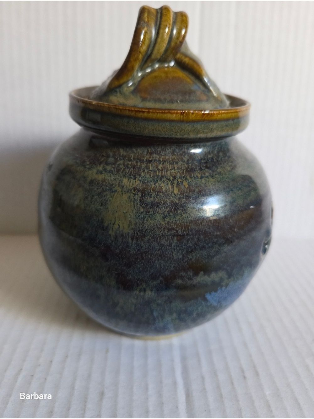 Vintage Handmade Garlic Bulb Stoneware Storage Keeper - Picture 4 of 10
